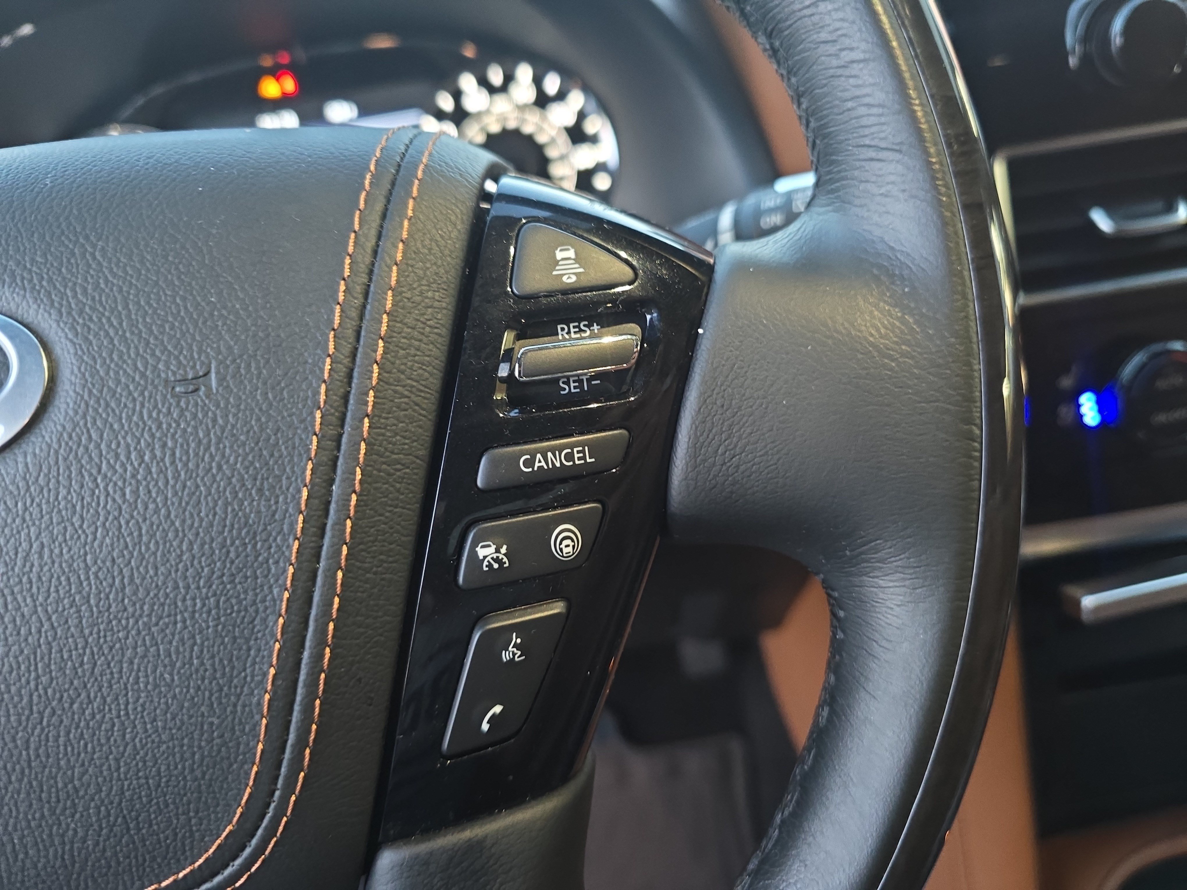 Used 2024 INFINITI QX80 Sensory w/ All-Season Package AWD/4WD image 18