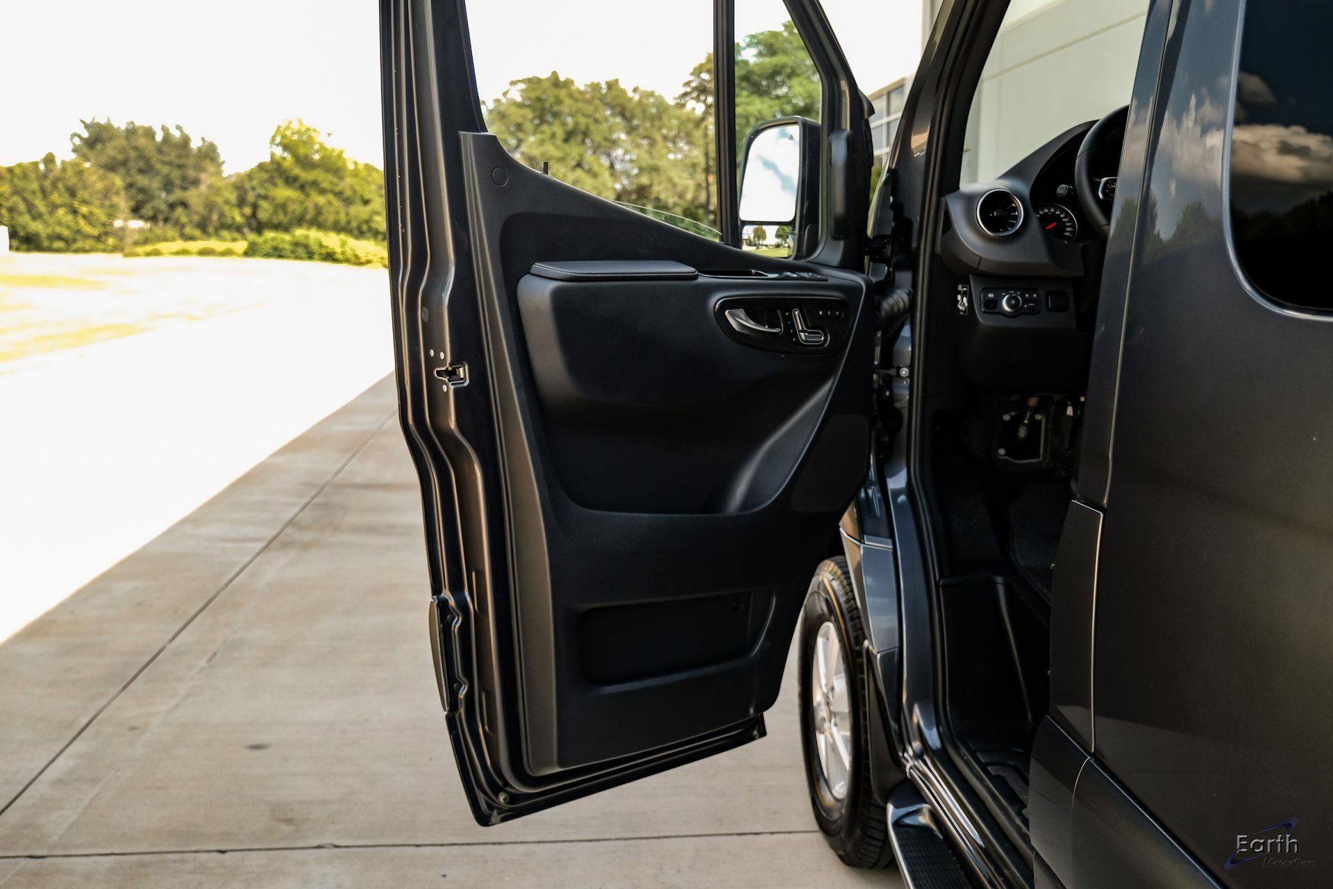 Used 2023 Mercedes-Benz Sprinter 2500 image 86