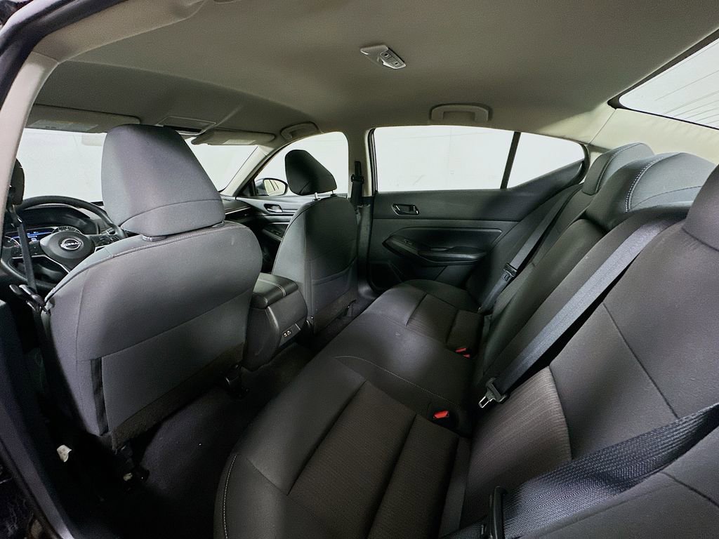 Used 2024 Nissan Altima 2.5 SV FWD image 13