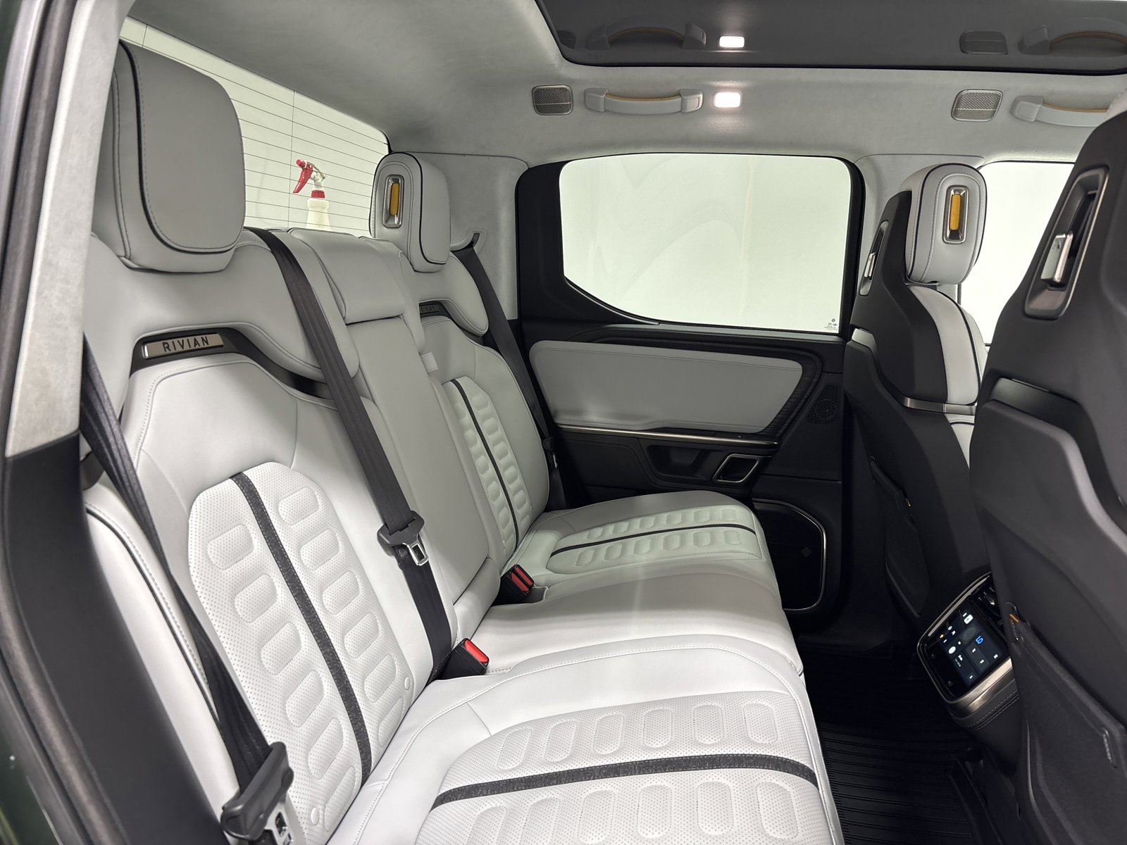 Used 2024 Rivian R1T Adventure image 22