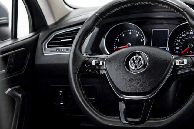 Used 2021 Volkswagen Tiguan SE R-Line image 15