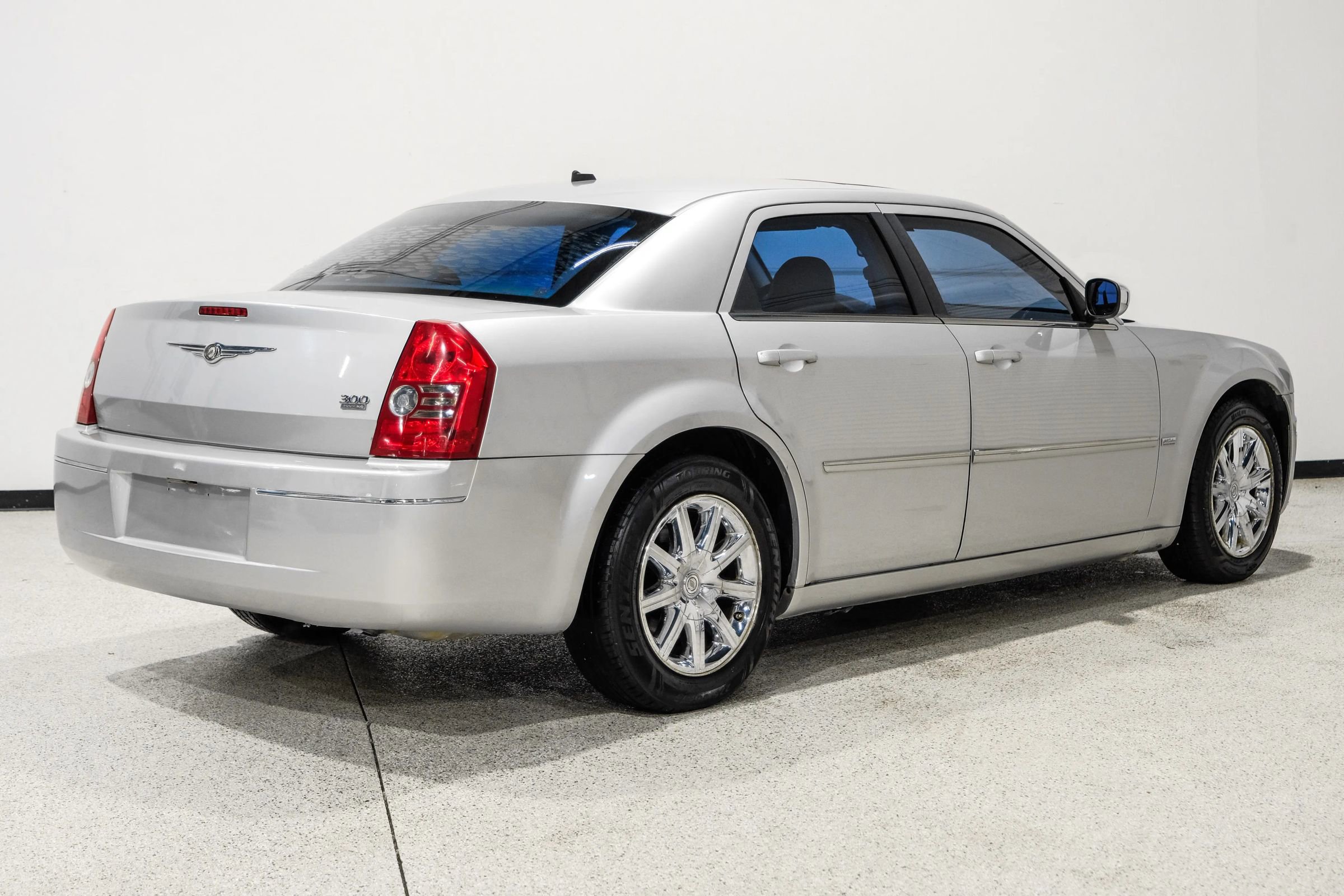 Used 2008 Chrysler 300 Touring image 6