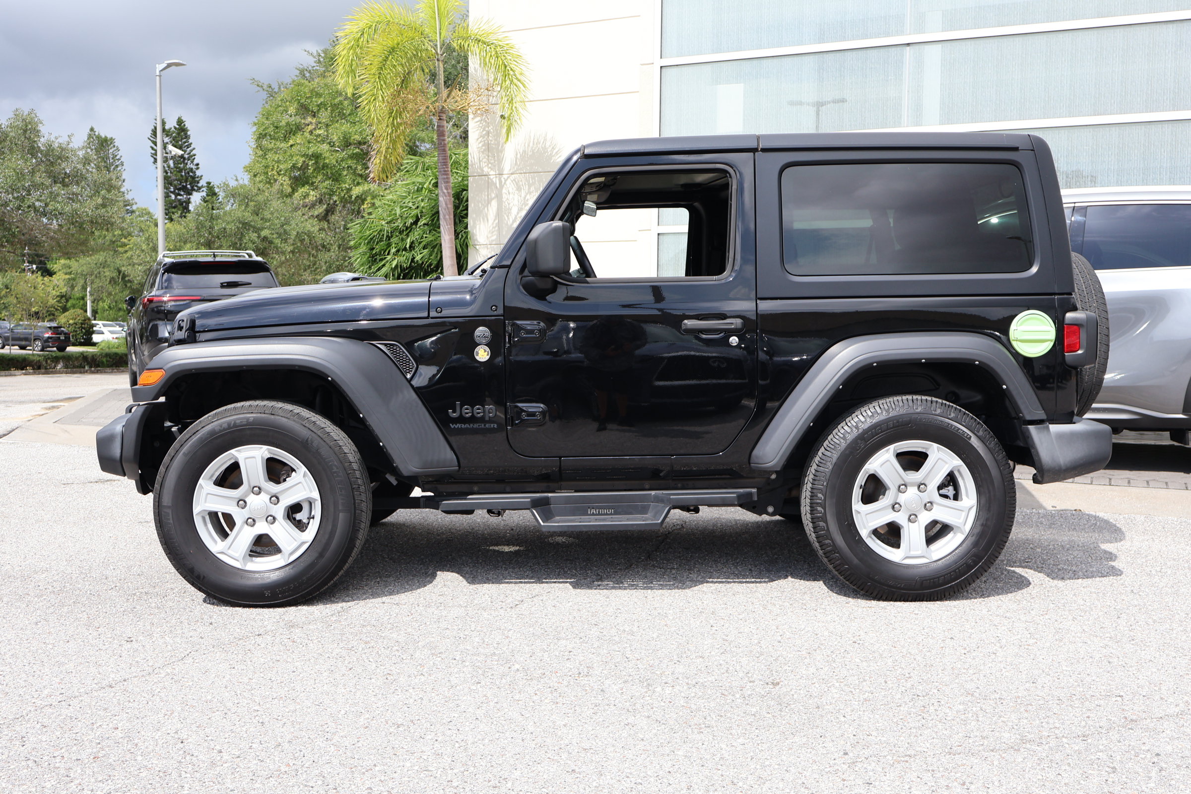 Used 2022 Jeep Wrangler Sport AWD/4WD image 4
