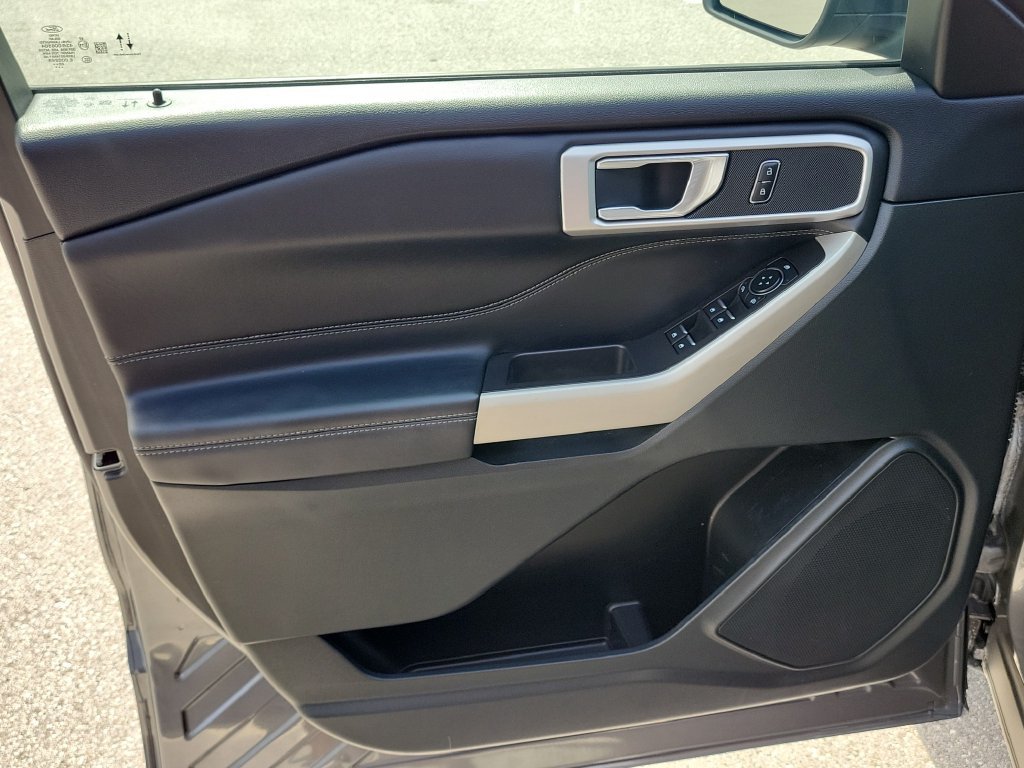 Used 2024 Ford Explorer XLT w/ Equipment Group 202A RWD image 25