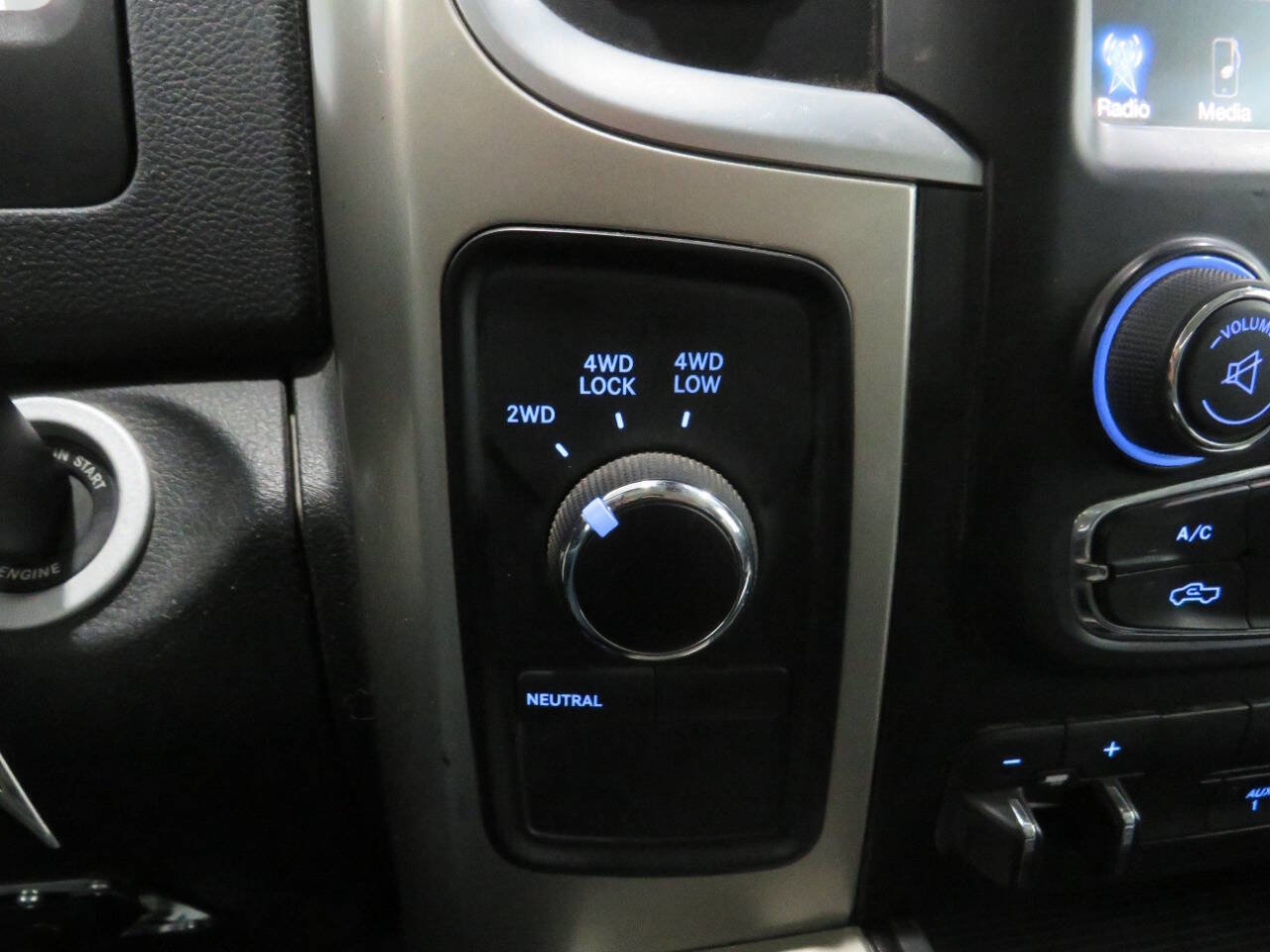 Used 2015 RAM 2500 SLT w/ Luxury Group image 25