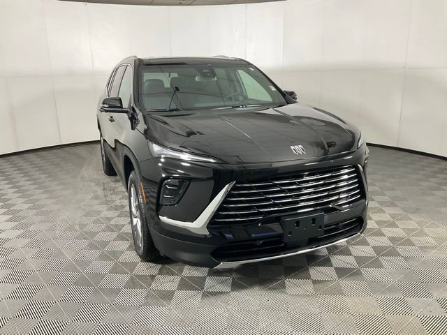 Used 2025 Buick Enclave Preferred image 3