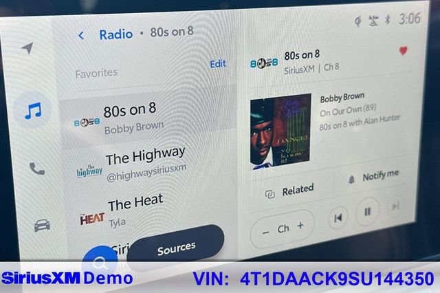 Used 2025 Toyota Camry SE image 26