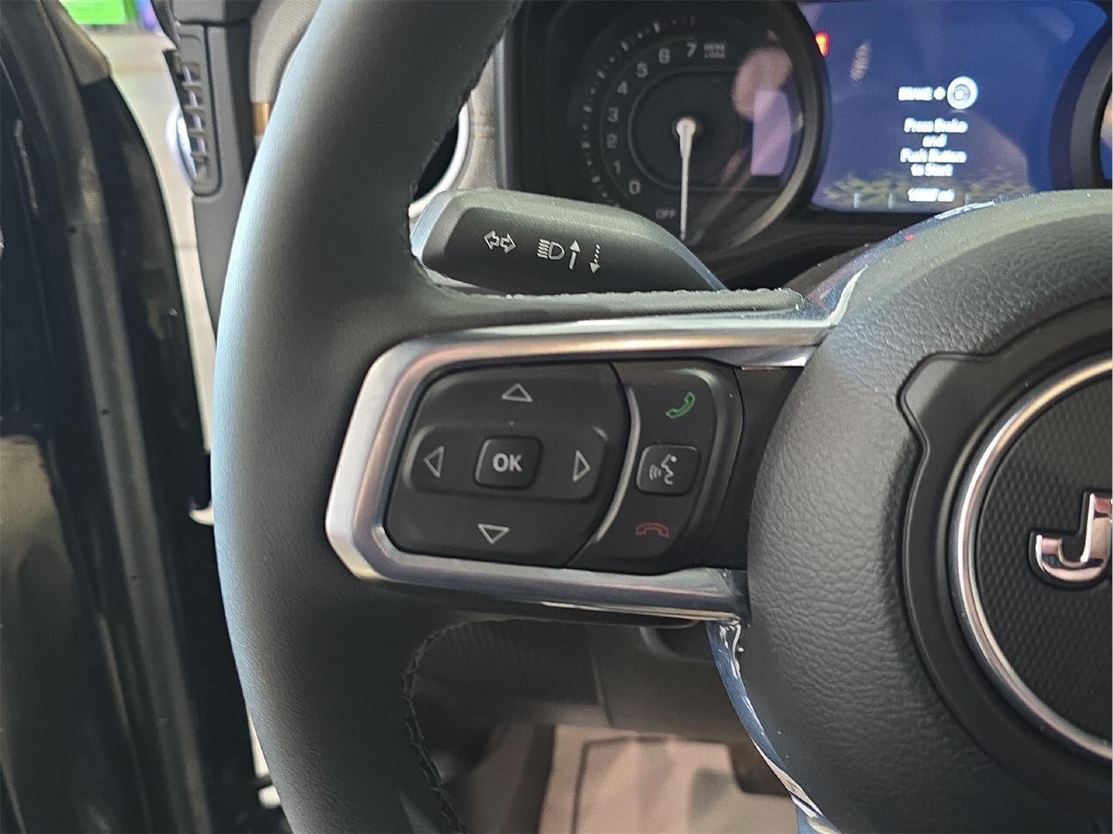 Used 2025 Jeep Wrangler Unlimited Sahara AWD/4WD image 12