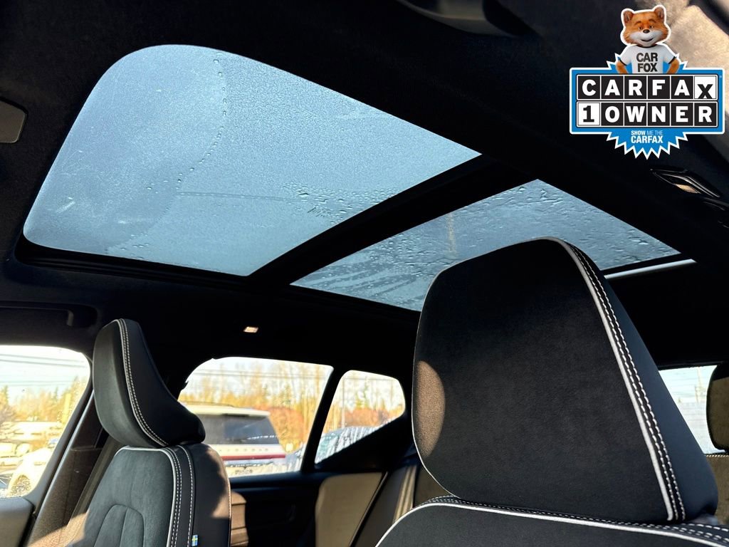 Used 2023 Volvo XC40 Recharge Plus image 23