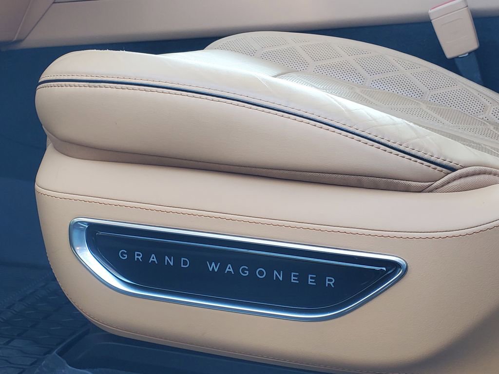 Used 2025 Jeep Grand Wagoneer L Series III w/ Rear Seat Video Group 1 image 11