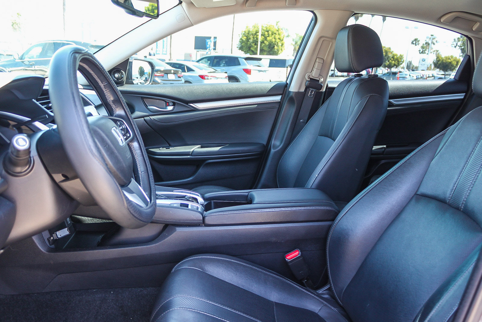 Used 2017 Honda Civic Touring image 19