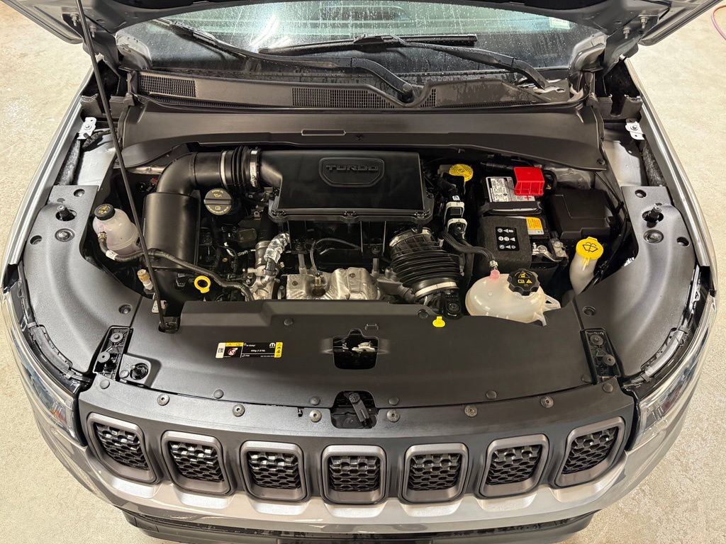 Used 2023 Jeep Compass Trailhawk w/ Trailhawk Convenience Group AWD/4WD image 32