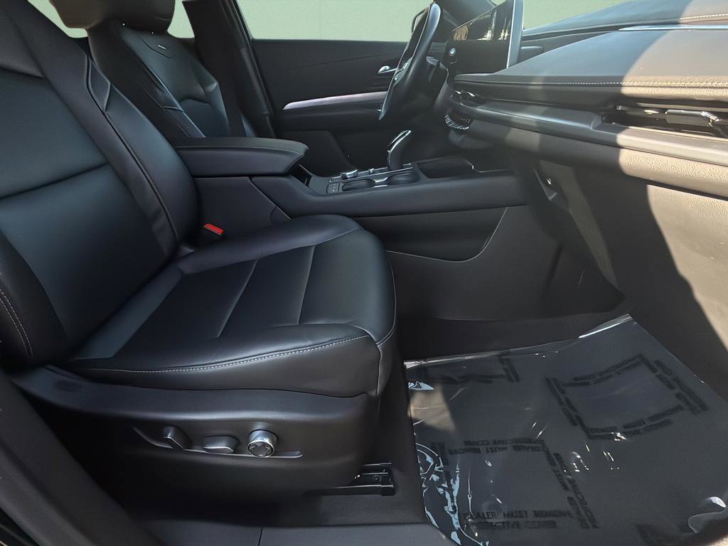 Used 2024 Cadillac XT4 Premium Luxury image 38