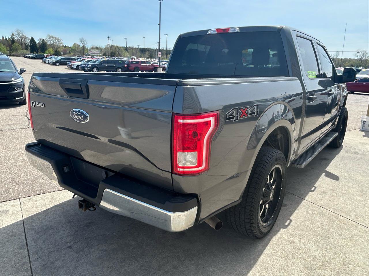 Used 2017 Ford F150 XLT AWD/4WD image 5