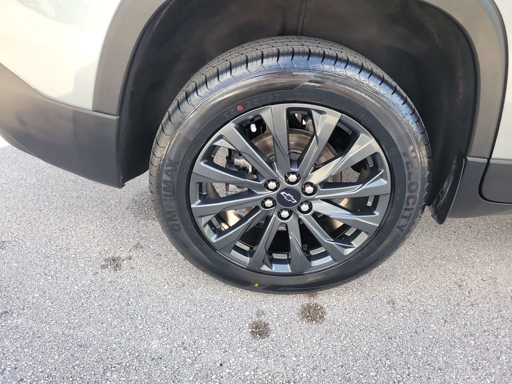 Used 2023 Chevrolet Traverse RS FWD image 31