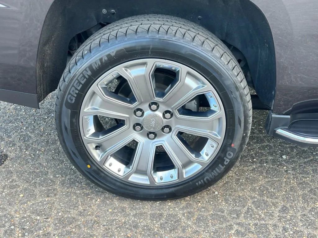 Used 2018 GMC Yukon Denali AWD/4WD image 36