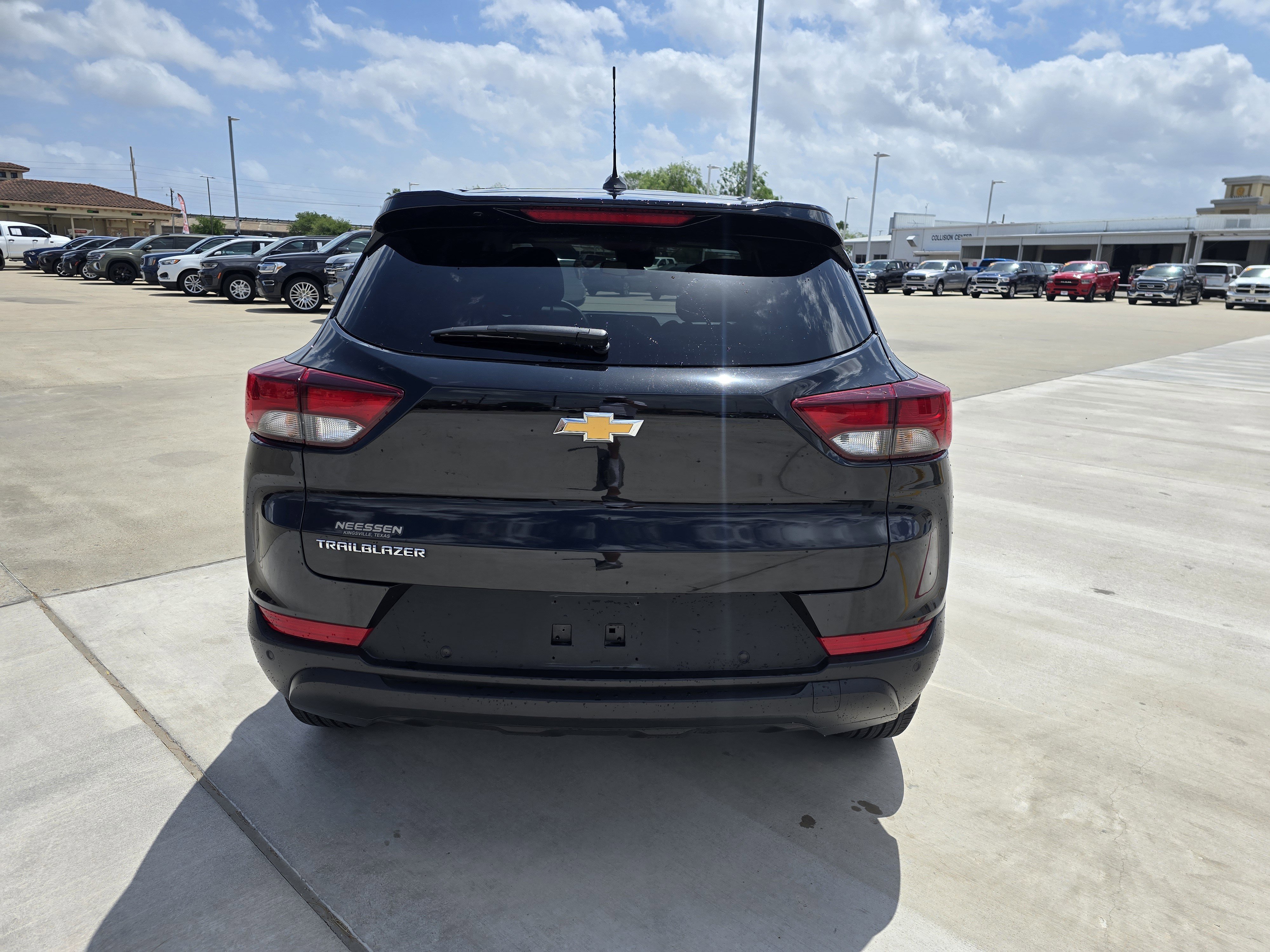 Used 2024 Chevrolet TrailBlazer LS w/ LS Convenience Package image 4