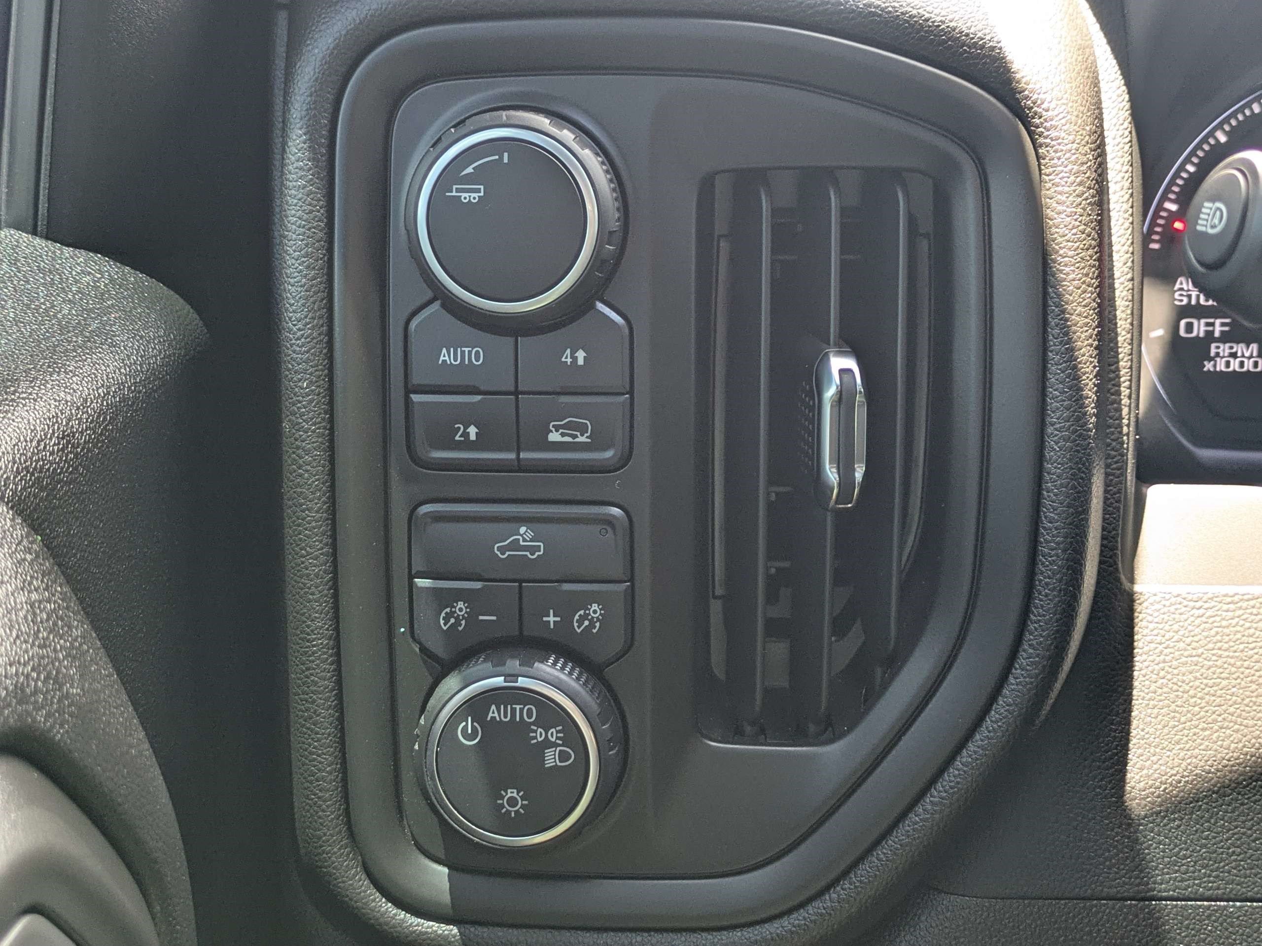 Used 2025 Chevrolet Silverado 1500 Custom AWD/4WD image 22