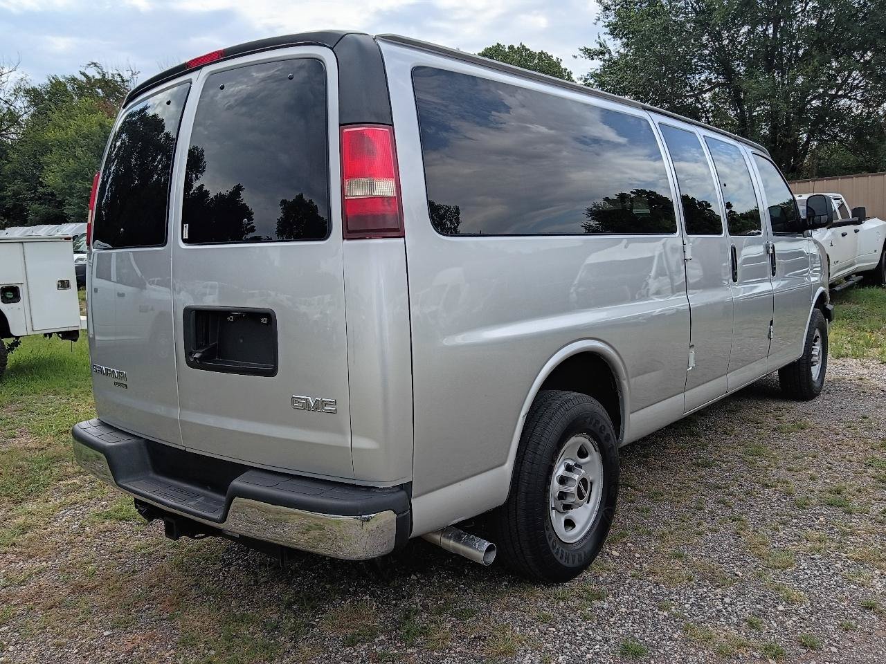 Used 2014 GMC Savana 3500 LS w/ Chrome Appearance Package RWD image 5