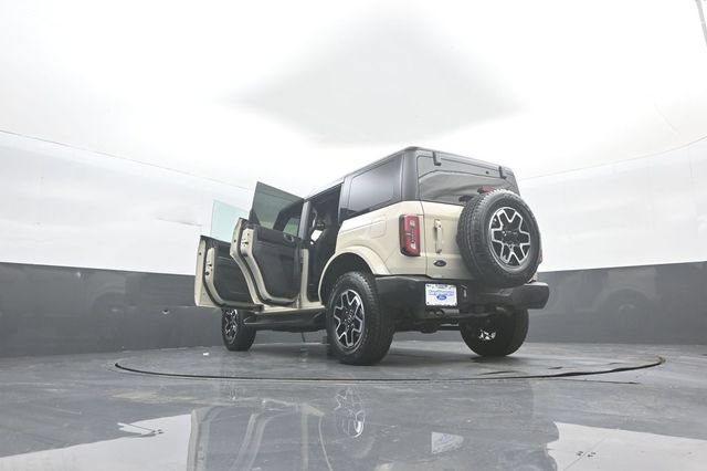 Certified 2025 Ford Bronco Outer Banks AWD/4WD image 45