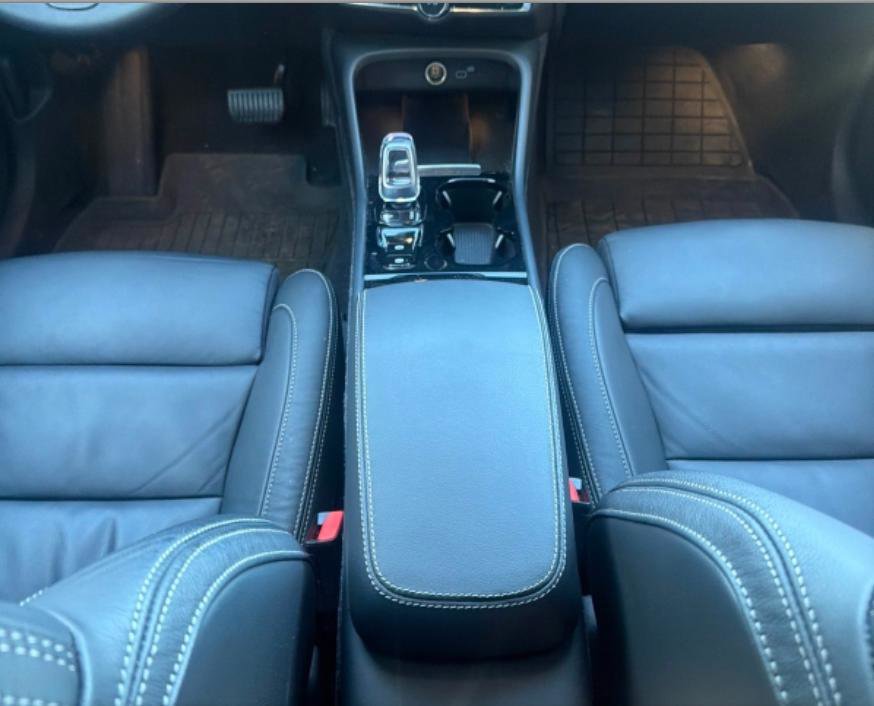 Used 2023 Volvo XC40 B5 Plus w/ Driver Assist Package image 10