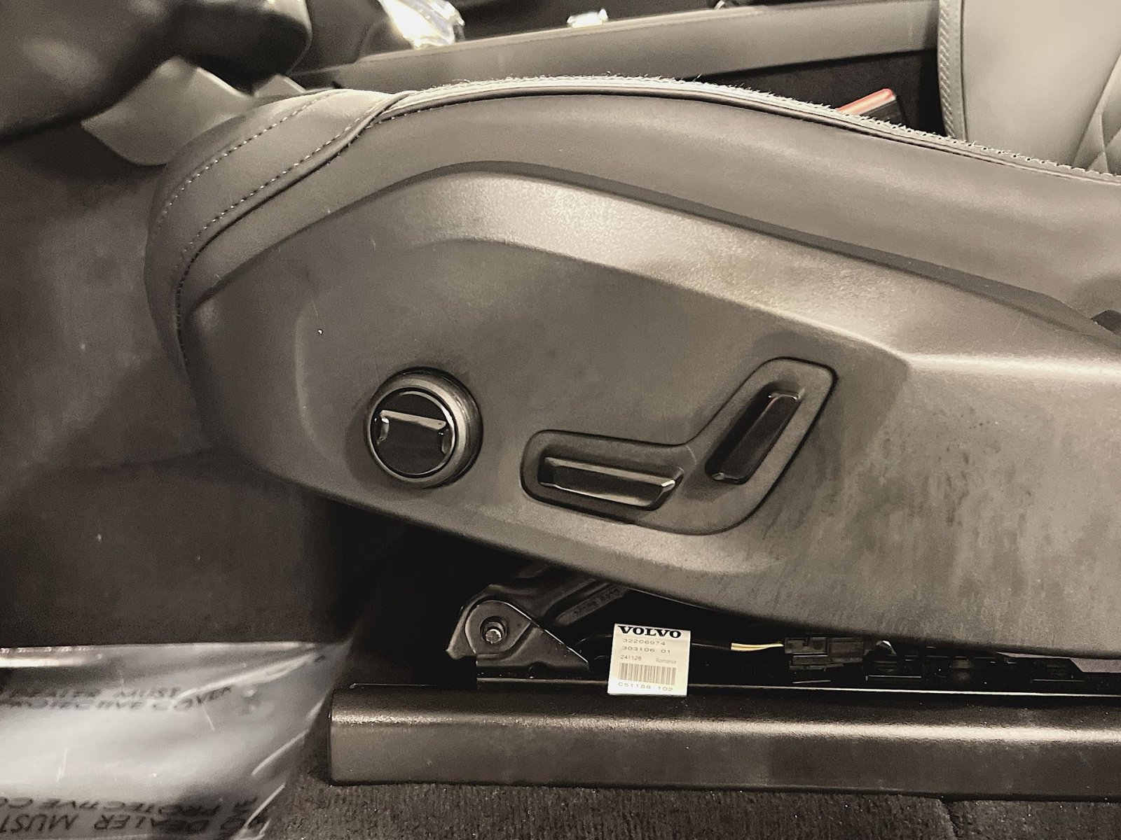 Used 2025 Volvo XC90 B6 Plus image 14