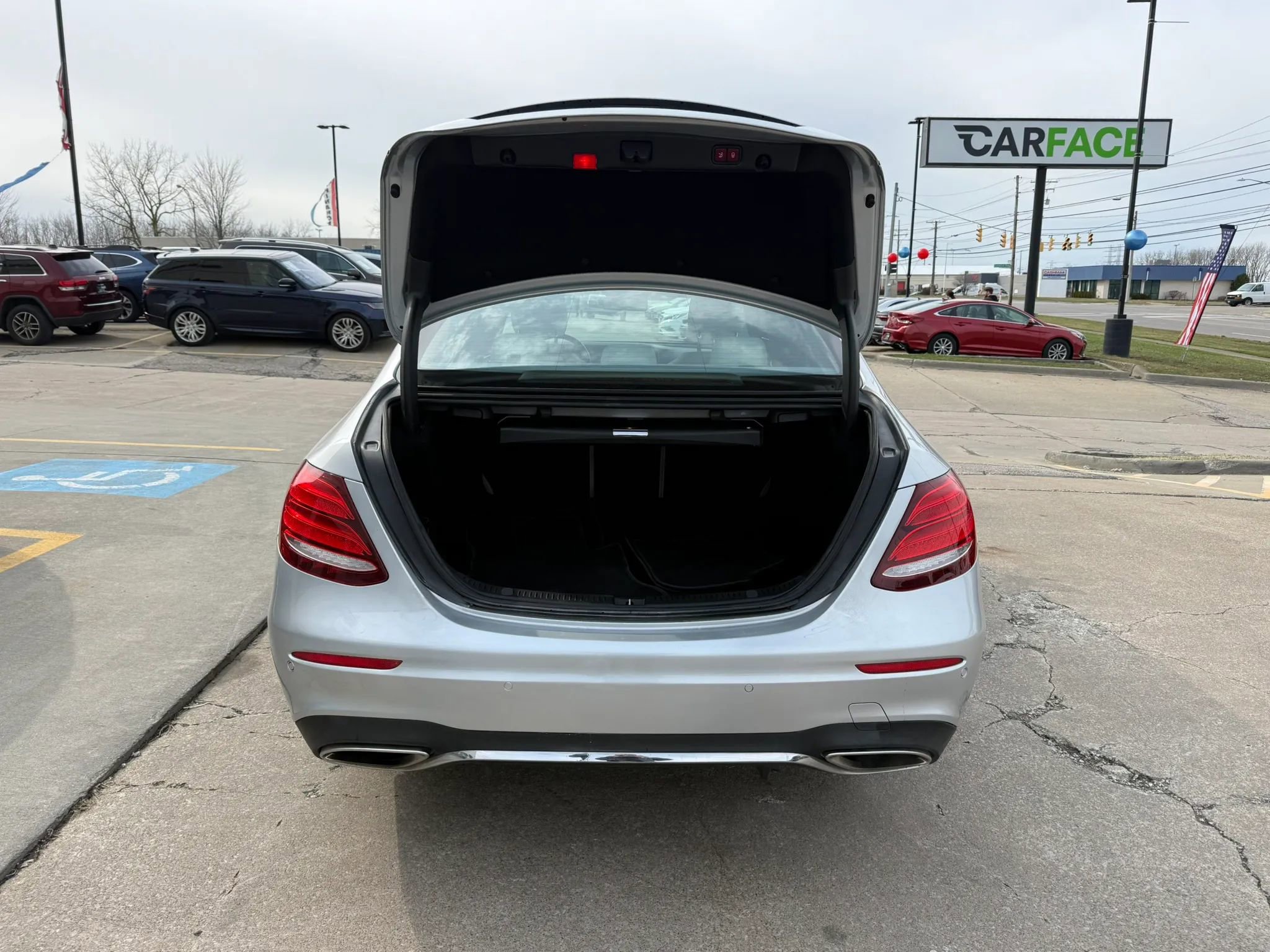 Used 2018 Mercedes-Benz E 300 image 12