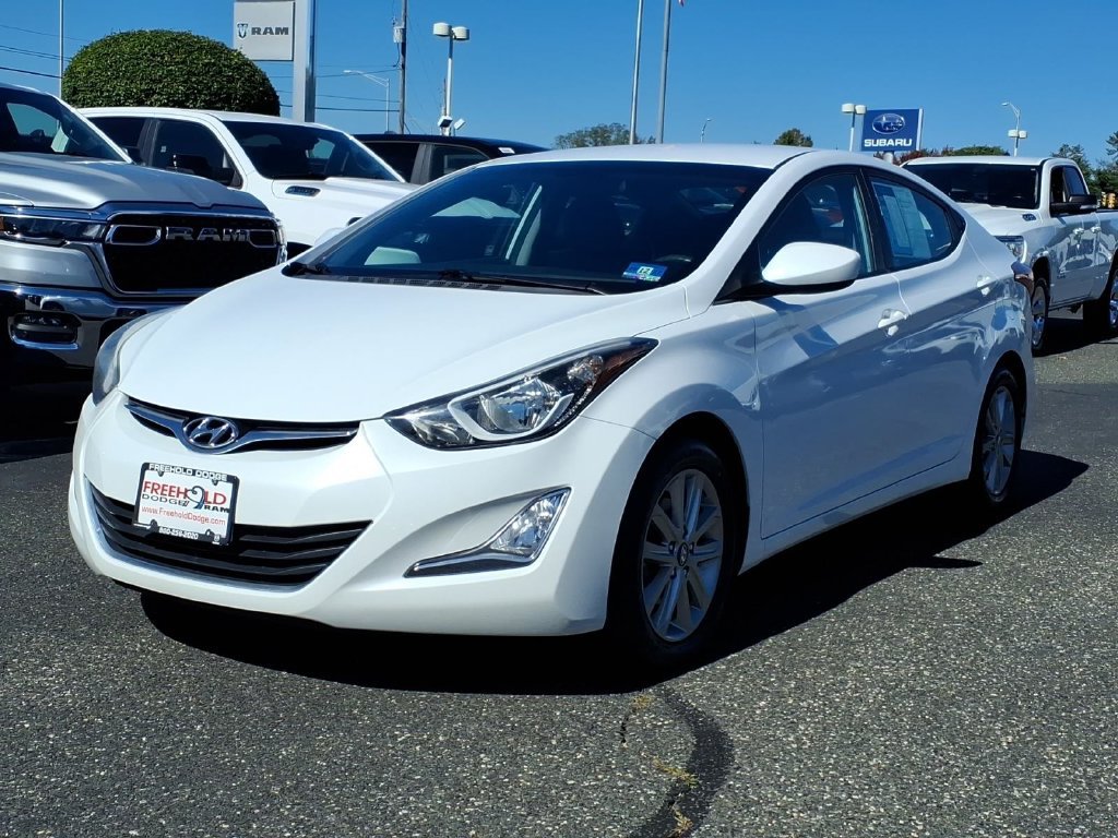 Used 2015 Hyundai Elantra SE w/ Option Group 02 FWD image 3