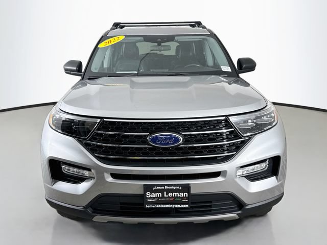 Used 2022 Ford Explorer XLT w/ Equipment Group 202A AWD/4WD image 2