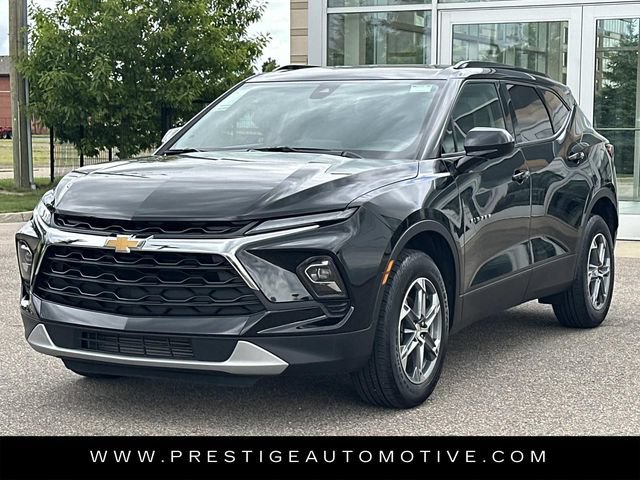Used 2024 Chevrolet Blazer LT w/ Convenience Package FWD image 1