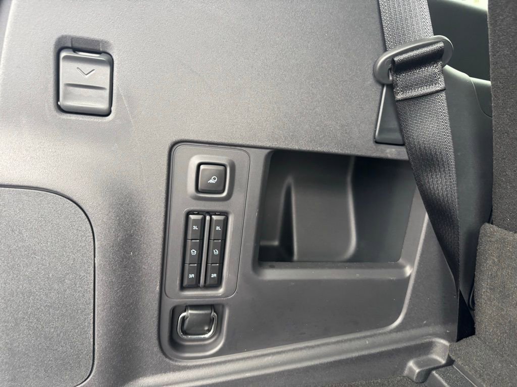 Used 2025 Ford Expedition Platinum w/ Platinum Ultimate Package AWD/4WD image 9