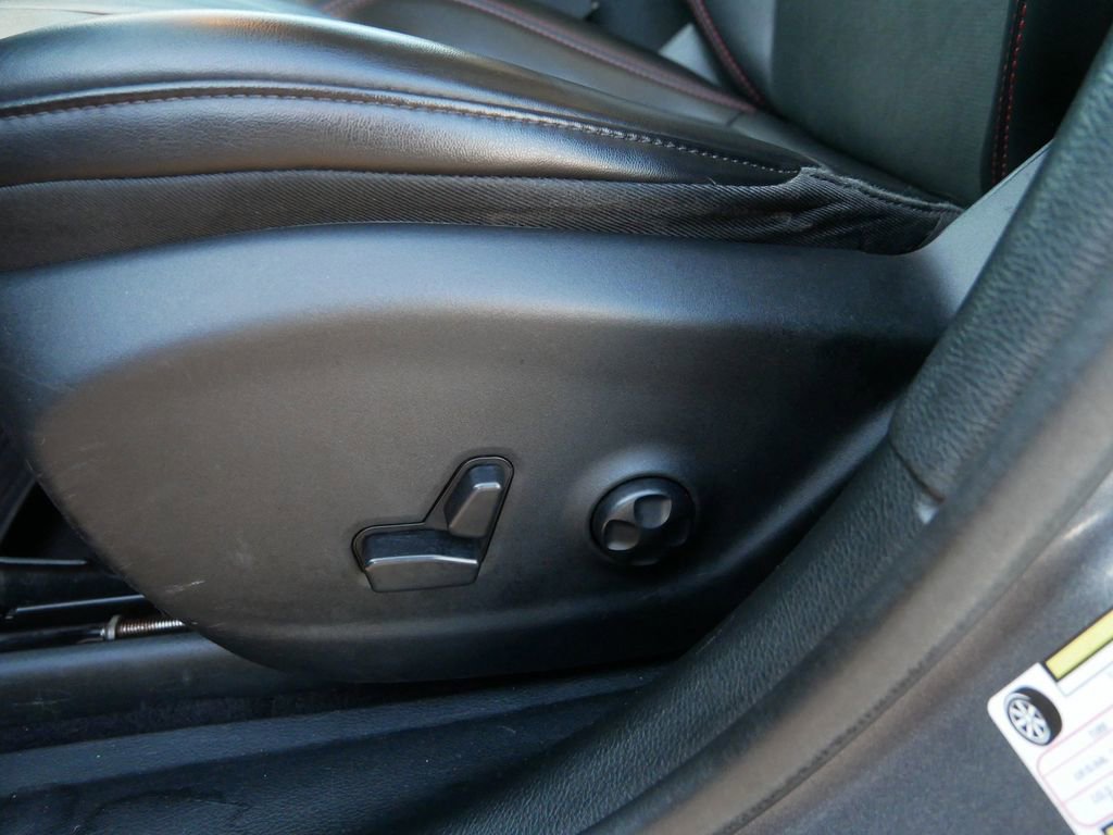 Used 2019 Jeep Cherokee Trailhawk image 13