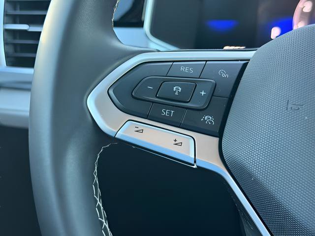 Used 2025 Volkswagen Taos SE image 23