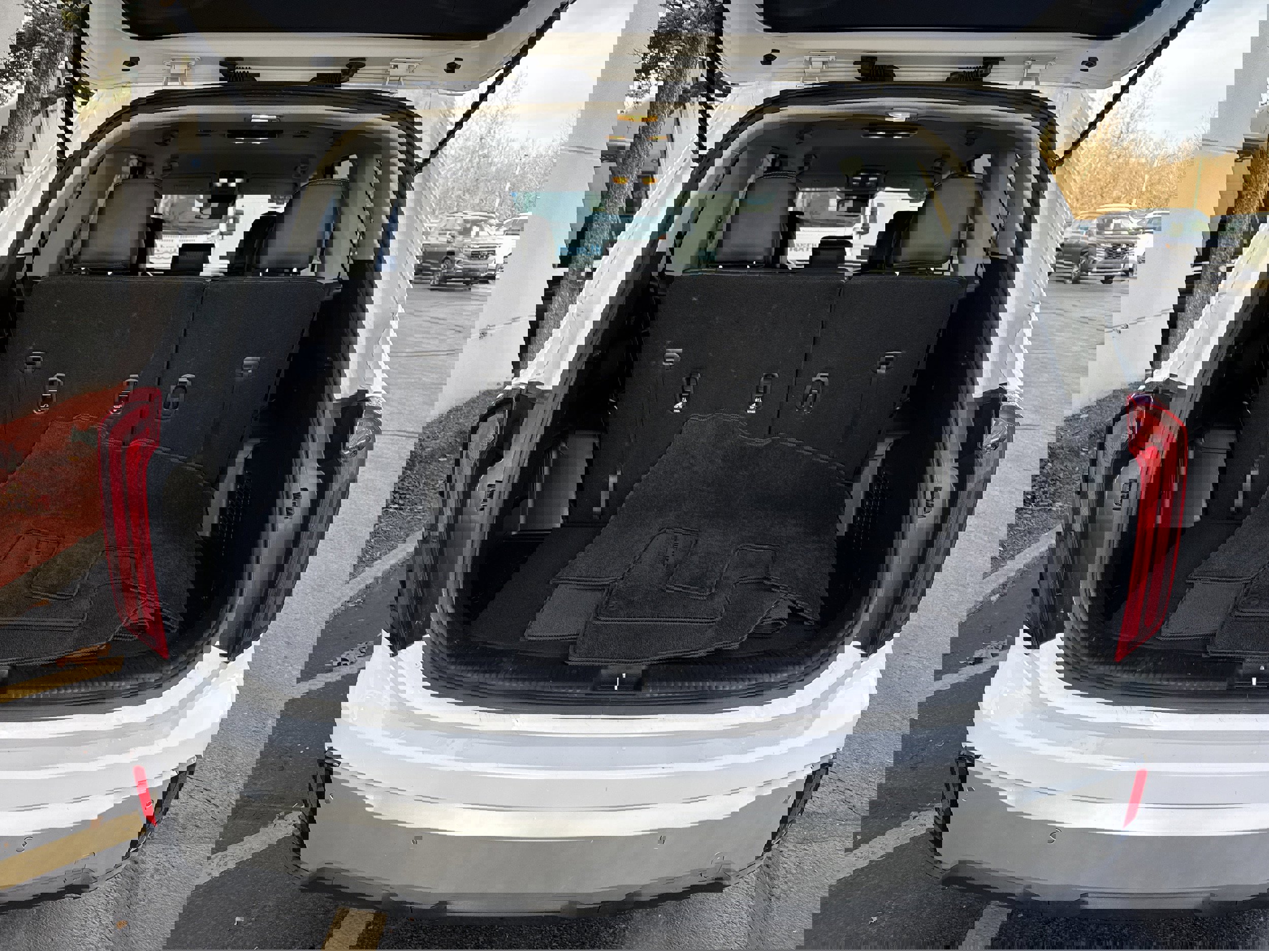 Used 2024 Kia Telluride LX image 11