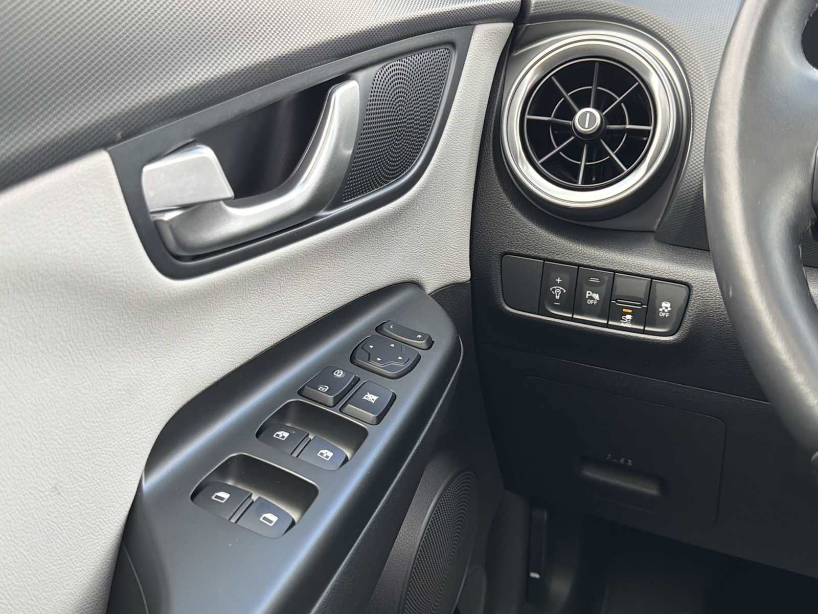 Certified 2023 Hyundai Kona Limited image 20