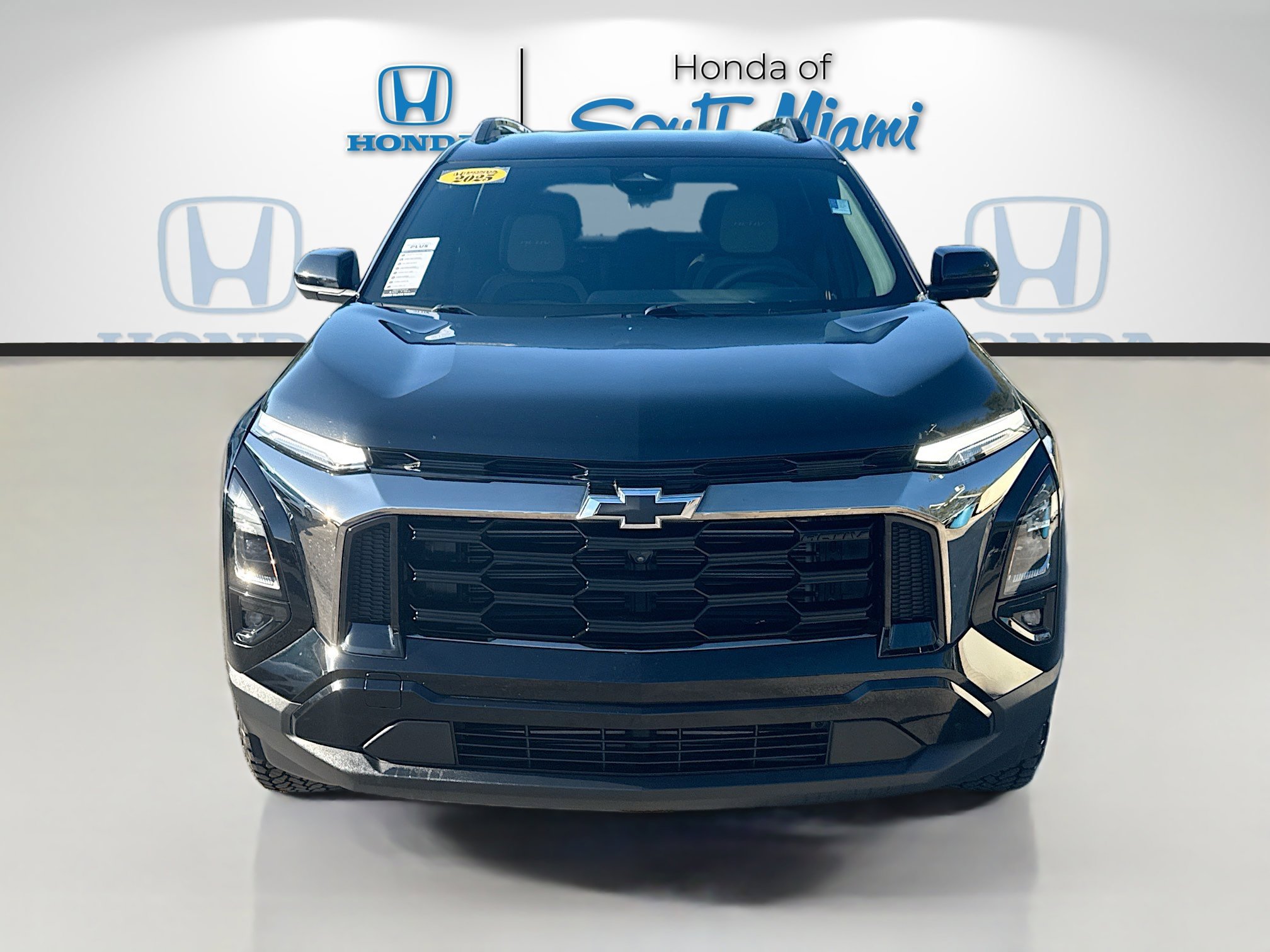 Used 2025 Chevrolet Equinox ACTIV w/ Safety and Technology Package image 2