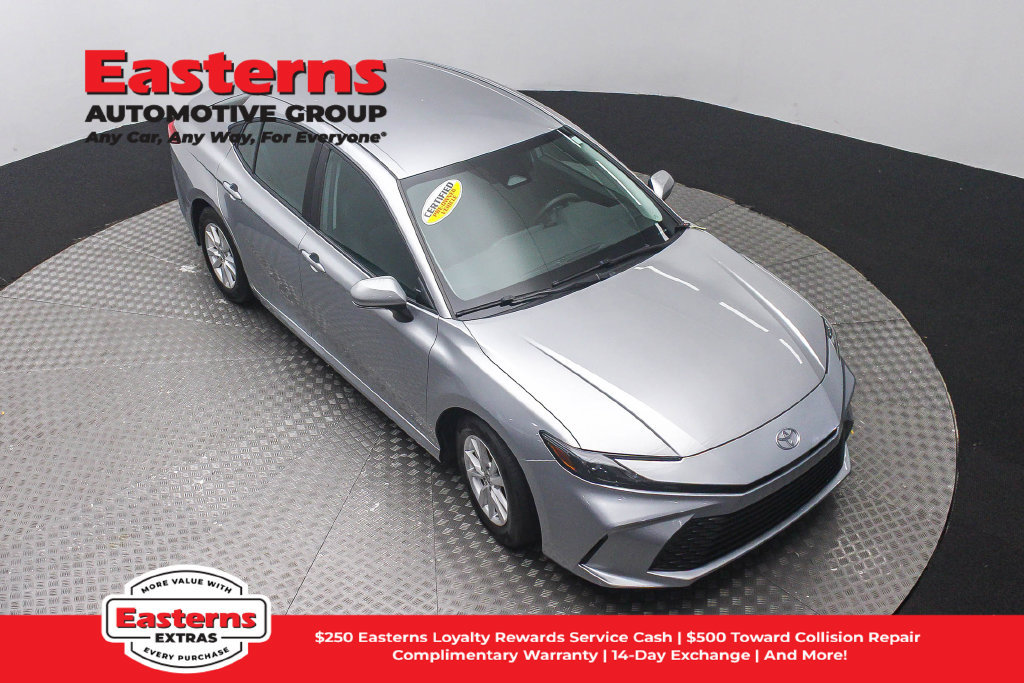Used 2025 Toyota Camry LE FWD image 4