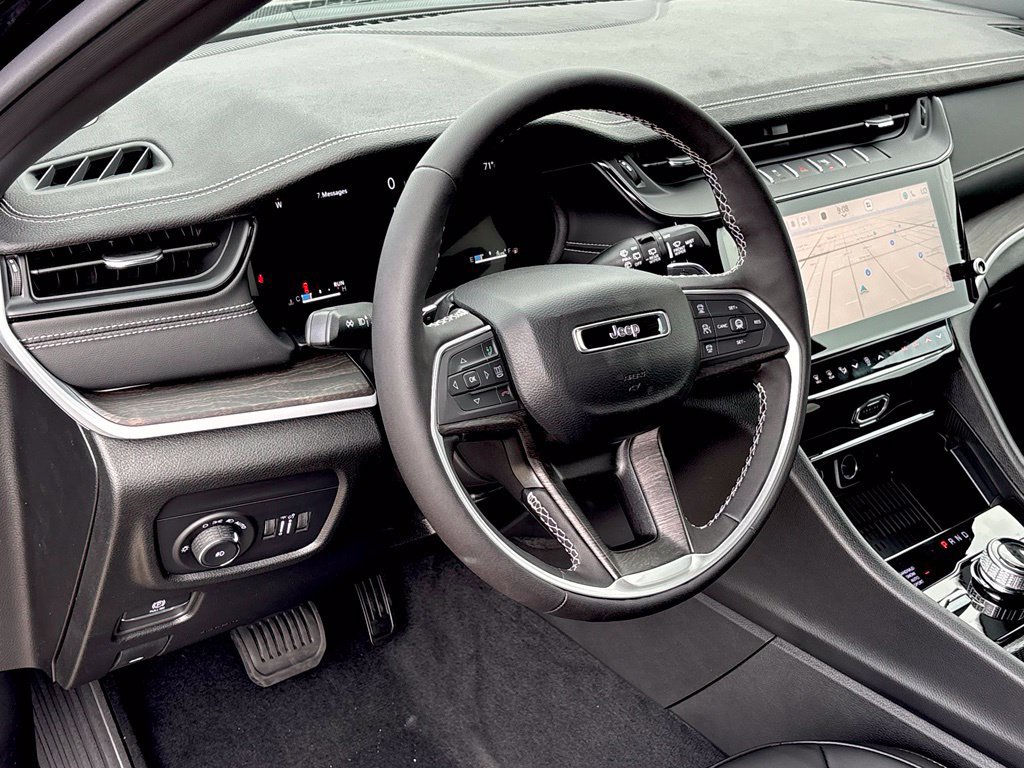 New 2027 Jeep Grand Cherokee Limited AWD/4WD image 14