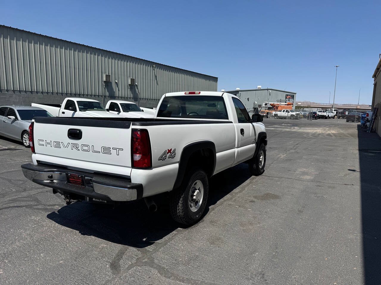 Used 2006 Chevrolet Silverado 2500 W/T w/ Heavy-Duty Power Package AWD/4WD image 8