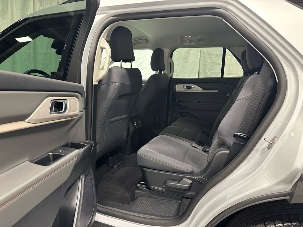 Used 2025 Ford Explorer Active image 40