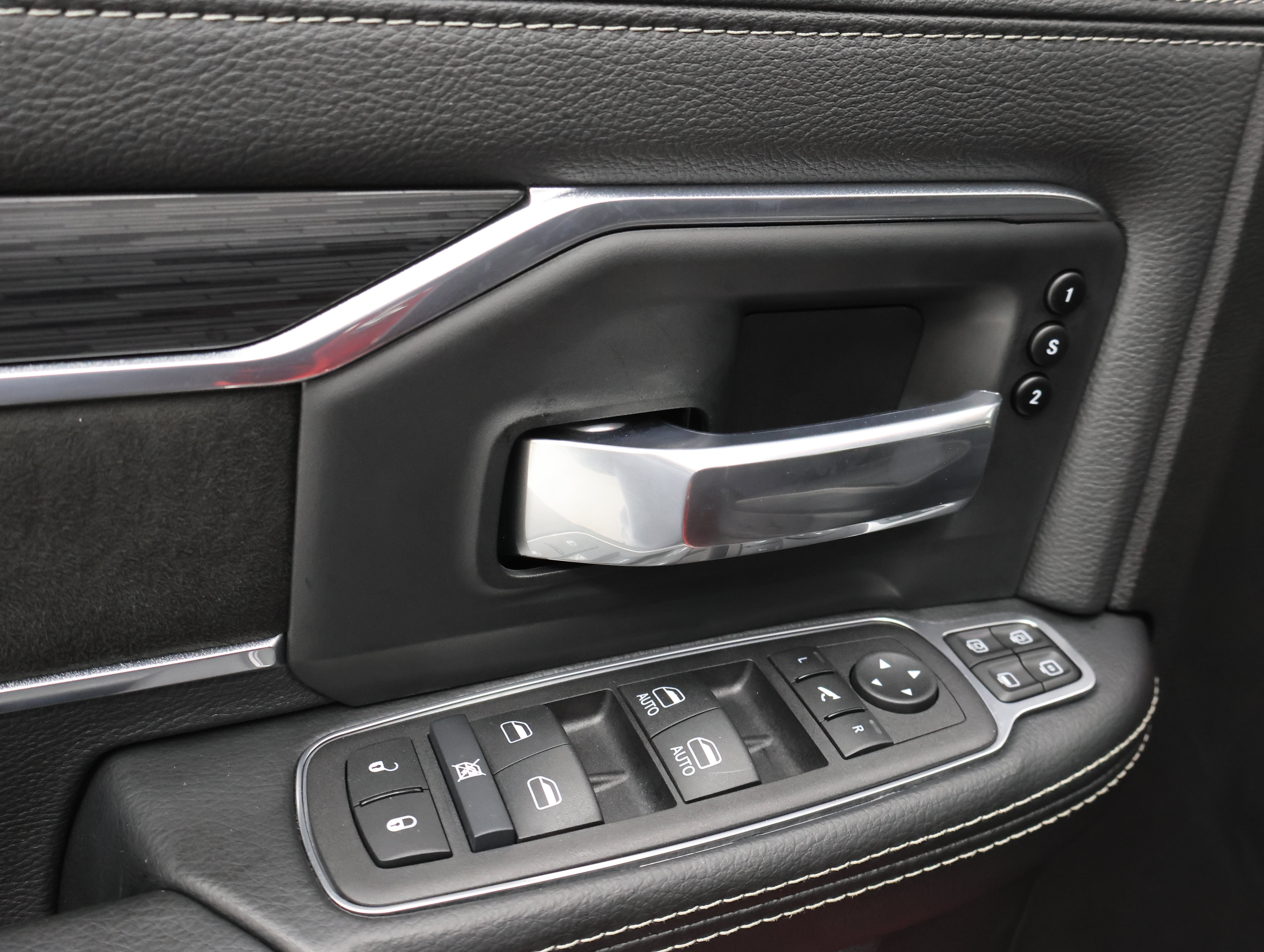 Used 2024 RAM 2500 Laramie w/ Night Edition AWD/4WD image 41
