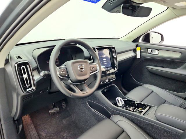 New 2026 Volvo XC40 B4 Plus w/ Climate Package image 20