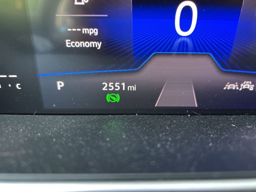 Certified 2025 Volkswagen Taos SE image 25