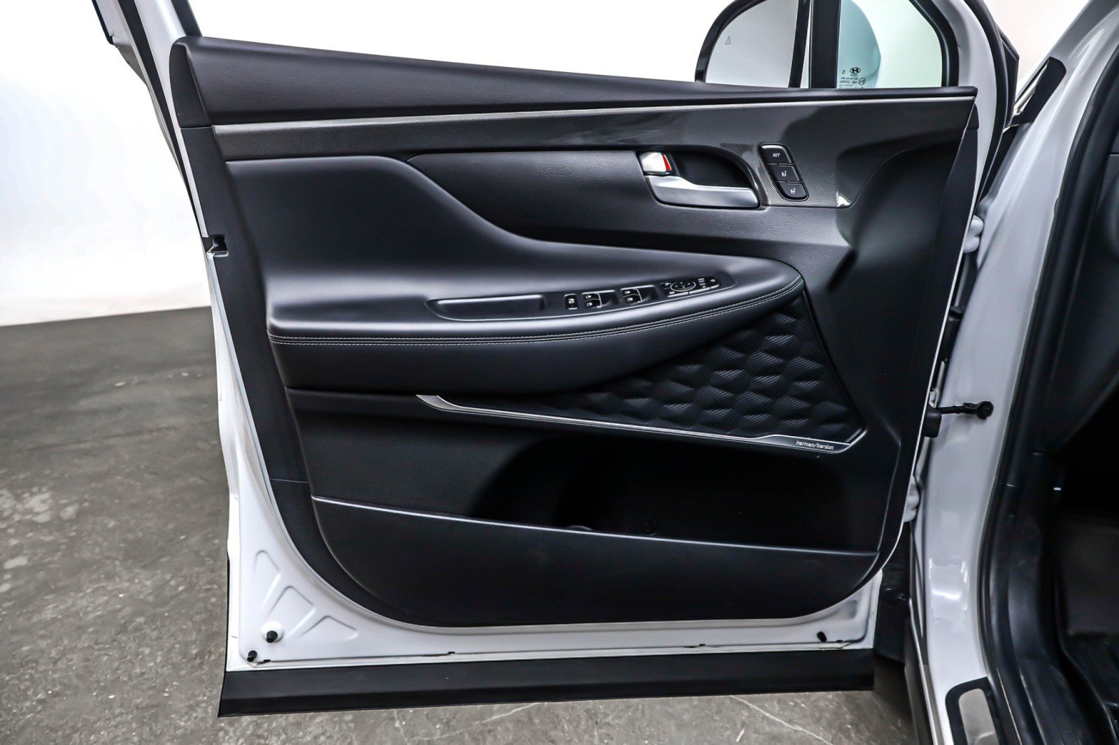 Used 2023 Hyundai Santa Fe Limited w/ Cargo Package image 21