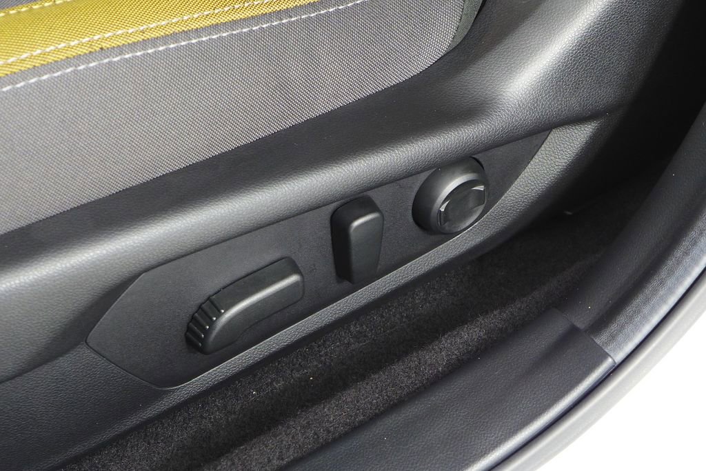 Certified 2025 Subaru Crosstrek 2.5i Sport w/ Crosstrek Mirror Package image 23