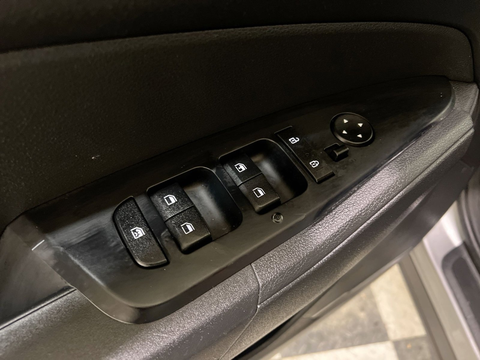 Used 2023 Kia Sportage LX image 29