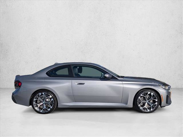 Used 2025 BMW 230i Coupe w/ Premium Package RWD image 4
