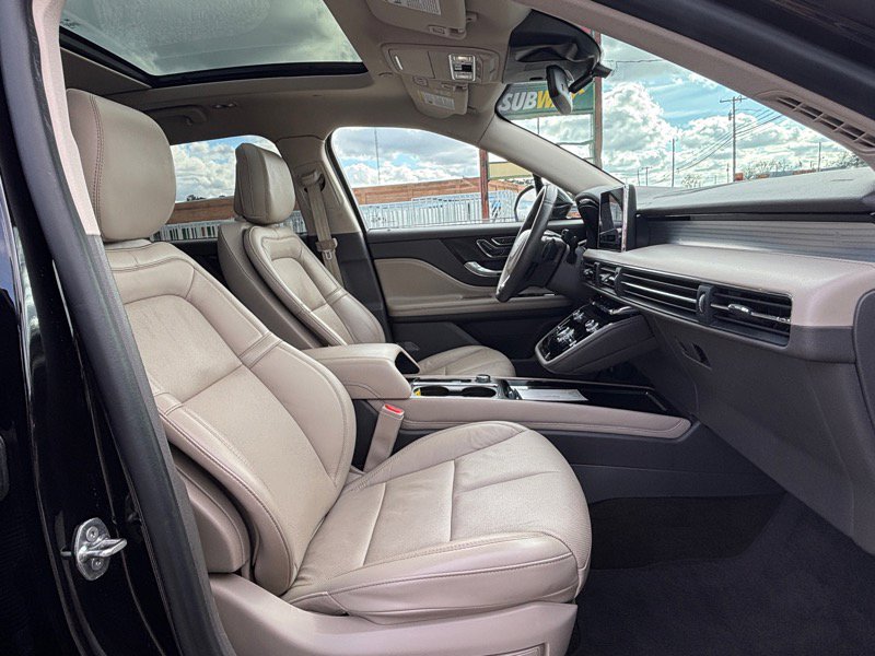 Used 2020 Lincoln Corsair FWD w/ Premium Package image 18