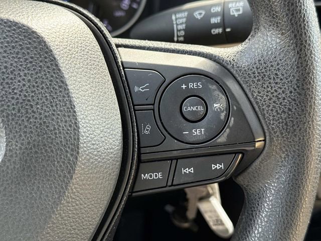 Used 2021 Toyota RAV4 LE image 23