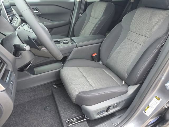 New 2026 Nissan Rogue SV w/ Cold Weather Package AWD/4WD image 22
